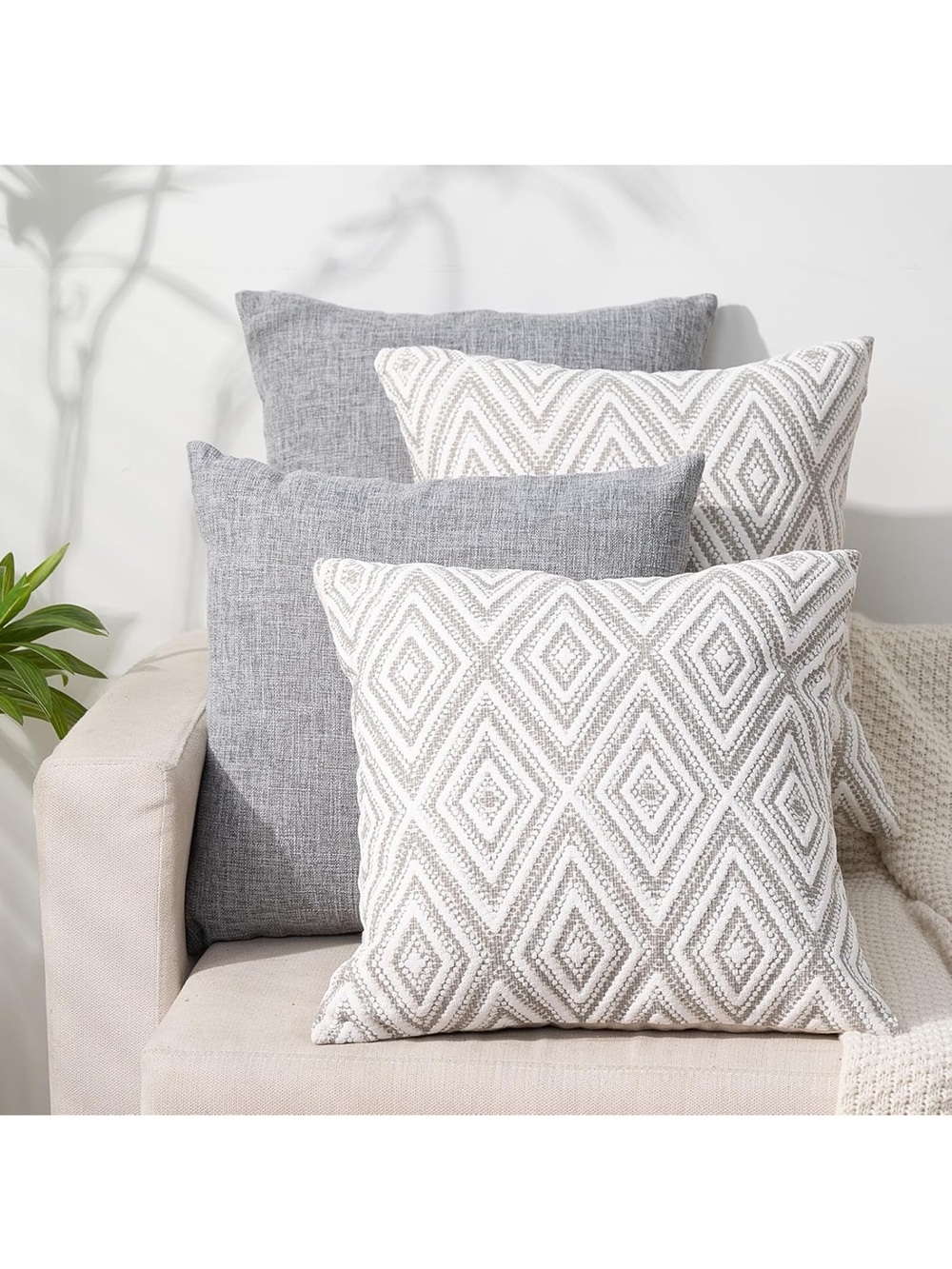 Textured Diamond Throw Pillow Set in Light Gray & White